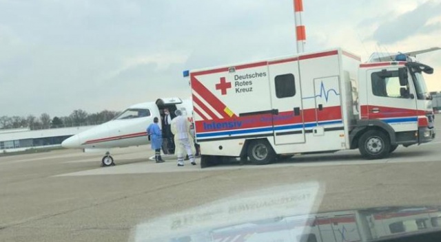 Almanya'da koronaya yakalanan vatandaş ambulans uçakla İstanbul'a getirildi Almanya'da koronaya yakalanan vatandaş ambulans uçakla İstanbul'a getirildi