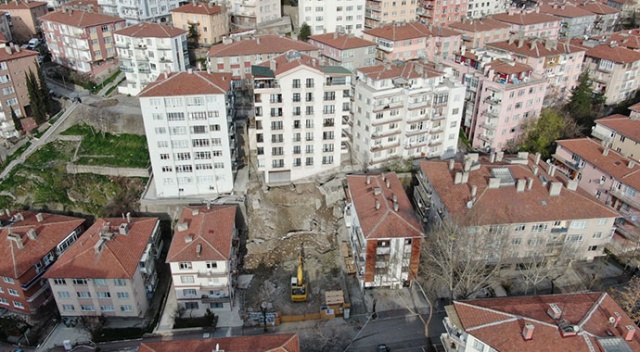 Ankara'da çökme tehlikesi nedeniyle 21 bina boşaltıldı Ankara'da çökme tehlikesi nedeniyle 21 bina boşaltıldı