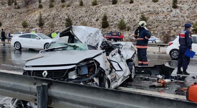 Ankara’da zincirleme trafik kazası: 4 ölü, 7 yaralı