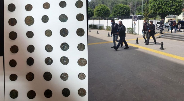 Antalya'da Bizans ve Roma dönemlerine ait 440 adet sikke ele geçirildi Antalya'da Bizans ve Roma dönemlerine ait 440 adet sikke ele geçirildi