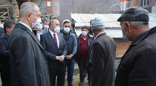 Artvin Valisi, yangın bölgesinde incelemelerde bulundu