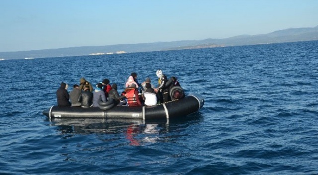 Ayvalık açıklarında 55 düzensiz göçmen kurtarıldı Ayvalık açıklarında 55 düzensiz göçmen kurtarıldı