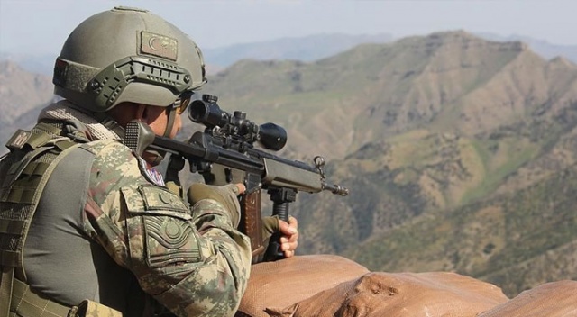 Barış Pınarı bölgesinde 4 terörist etkisiz hale getirildi Barış Pınarı bölgesinde 4 terörist etkisiz hale getirildi