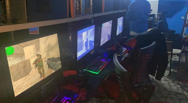 Beyoğlu'nda internet kafede “Counter-Strike” maçına polis baskını Beyoğlu'nda internet kafede “Counter-Strike” maçına polis baskını