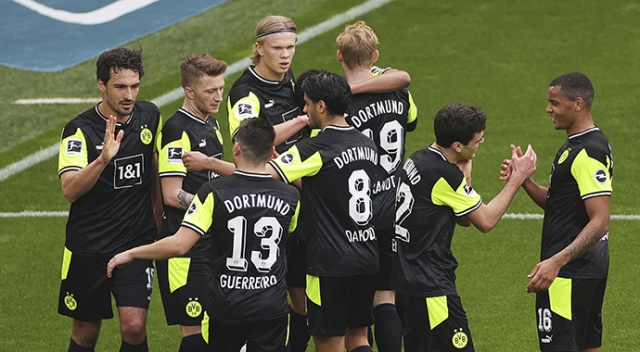 Borussia Dortmund sahasında Werder Bremen&#039;i rahat geçti