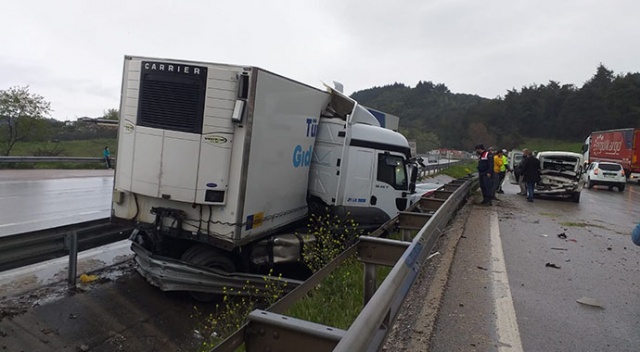Bursa&#039;daki zincirleme kaza ortalığı savaş alanına çevirdi