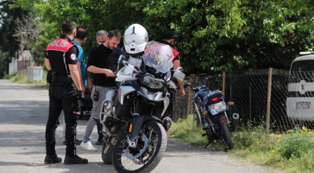 Çaldıkları motosiklet arızalandı, yardım etmek isteyenlere ‘çalıntı abi dikkat et’ dediler Çaldıkları motosiklet arızalandı, yardım etmek isteyenlere ‘çalıntı abi dikkat et’ dediler