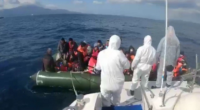 Çanakkale açıklarında Yunanlıların geri ittiği 51 sığınmacı kurtarıldı