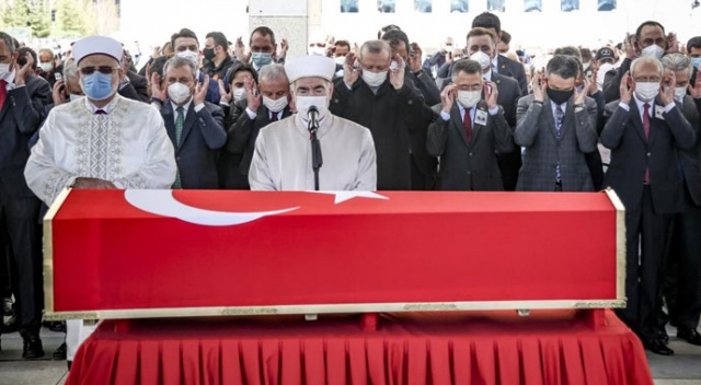 Eski Başbakan Yıldırım Akbulut'a veda Eski Başbakan Yıldırım Akbulut'a veda
