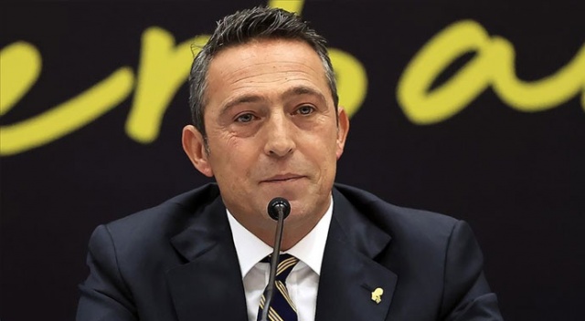 Fenerbahçe Kulübü Başkanı Ali Koç, kadın voleybol takımıyla sezonu değerlendirdi Fenerbahçe Kulübü Başkanı Ali Koç, kadın voleybol takımıyla sezonu değerlendirdi