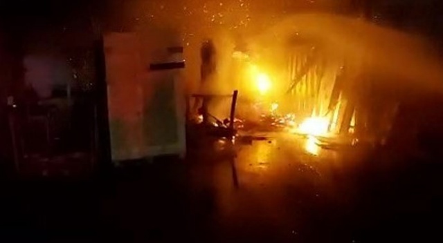 Gebze&#039;de palet atölyesi alevlere teslim oldu