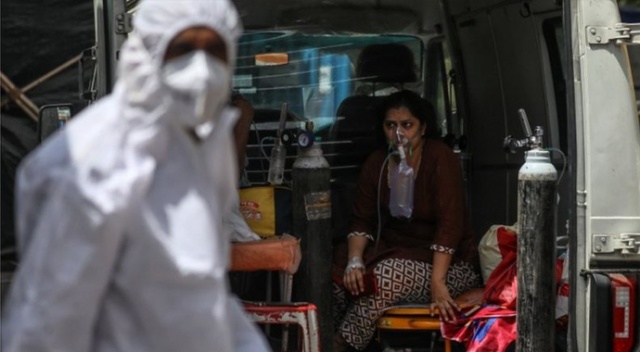 Hindistan'da hastanelerde "oksijen" krizi: 20 korona hastası öldü Hindistan'da hastanelerde "oksijen" krizi: 20 korona hastası öldü