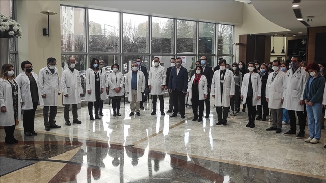 Kovid-19 nedeniyle vefat eden Prof. Dr. Cemil Taşçıoğlu ve sağlık çalışanları anıldı Kovid-19 nedeniyle vefat eden Prof. Dr. Cemil Taşçıoğlu ve sağlık çalışanları anıldı