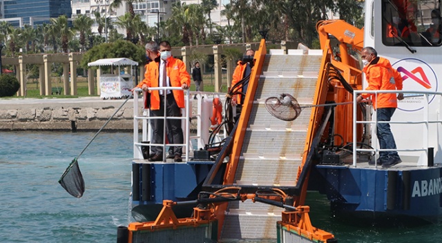 Mersin’de 1 yılda denizden yaklaşık 450 ton çöp çıktı