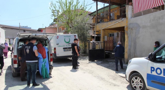 Parayı umut ederken kiracısının cansız bedenini buldu Parayı umut ederken kiracısının cansız bedenini buldu