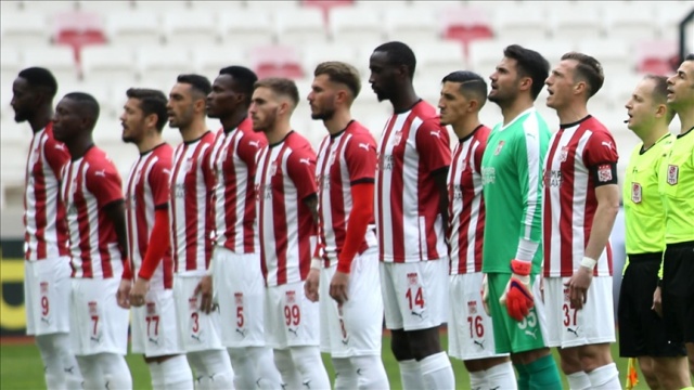 Sivasspor, yenilmezlik serisini 9 maça çıkardı Sivasspor, yenilmezlik serisini 9 maça çıkardı