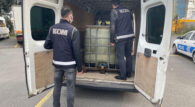 Tekirdağ'da bir minibüste 3 ton kaçak akaryakıt ele geçirildi Tekirdağ'da bir minibüste 3 ton kaçak akaryakıt ele geçirildi