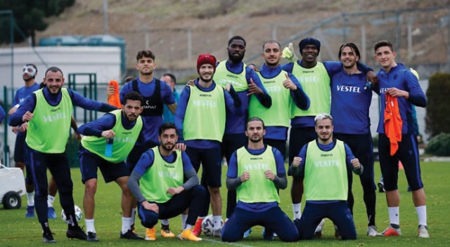 Trabzonspor, 37 sezonun en uzun yenilmezlik serisini elde etti Trabzonspor, 37 sezonun en uzun yenilmezlik serisini elde etti