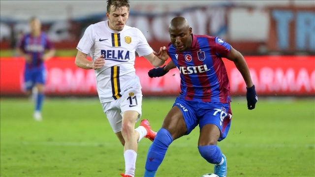 Trabzonspor'da Afobe, Sivasspor maçında forma giyemeyecek Trabzonspor'da Afobe, Sivasspor maçında forma giyemeyecek