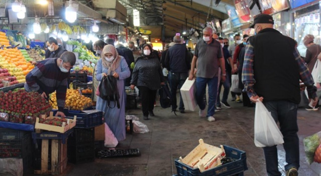 Vatandaşların kısıtlama öncesi alışveriş telaşı Vatandaşların kısıtlama öncesi alışveriş telaşı