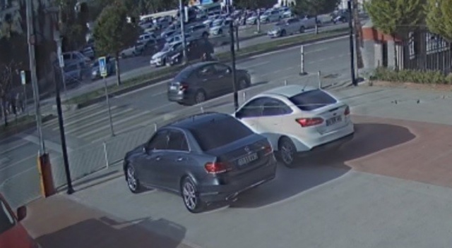 Yaya geçidinde çarptığı çocuğun ölümüne neden olan sürücü 2 hafta sonra serbest kaldı Yaya geçidinde çarptığı çocuğun ölümüne neden olan sürücü 2 hafta sonra serbest kaldı