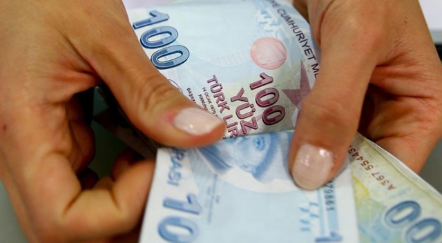 Yeni ekonomi paketi hazırlanıyor: Bir eleman alana 100 bin lira kredi Yeni ekonomi paketi hazırlanıyor: Bir eleman alana 100 bin lira kredi