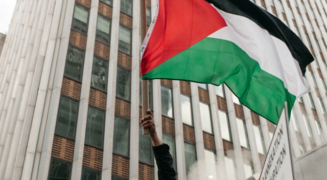 'İsrail’in yaptıkları fiilî apartheid' 'İsrail’in yaptıkları fiilî apartheid'