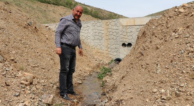 Aylık 12 milyon litre kapasiteli doğal kaynak suyu bulundu: 518 bin liralık ekonomik kazanç sağlanacak Aylık 12 milyon litre kapasiteli doğal kaynak suyu bulundu: 518 bin liralık ekonomik kazanç sağlanacak
