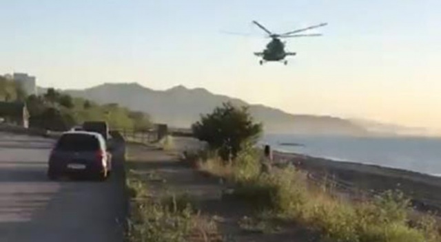 Azerbaycan'a ait helikopter Giresun'a acil iniş yaptı
