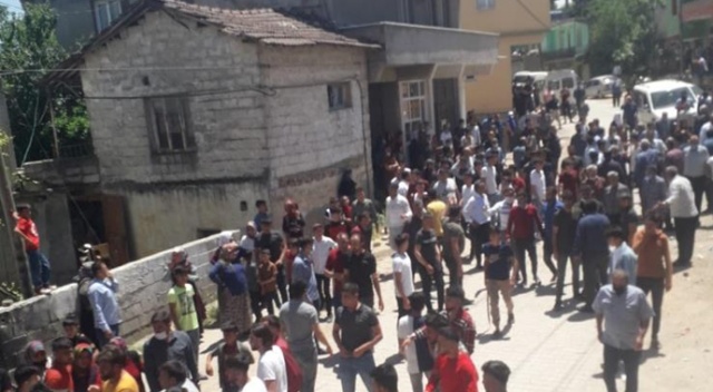 Bayramda taşlar sopalar konuştu! Yaralılar var Bayramda taşlar sopalar konuştu! Yaralılar var