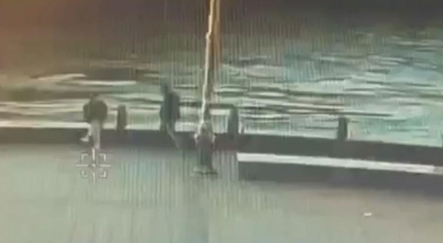 Eminönü'nde "yan baktın" cinayeti kamerada Eminönü'nde "yan baktın" cinayeti kamerada