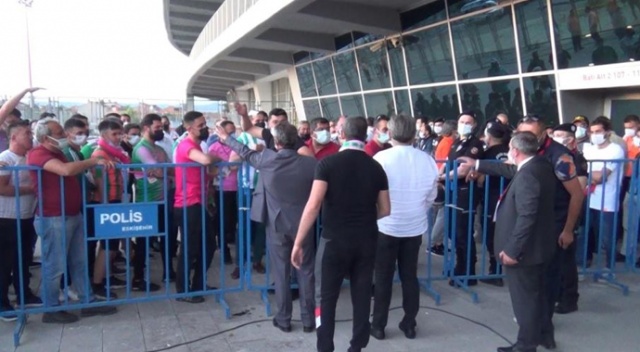 Final maçı virüsü unutturdu! Taraftar sloganlar attı