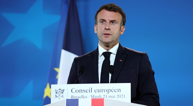 Fransa Cumhurbaşkanı Macron Covid aşısı vuruldu Fransa Cumhurbaşkanı Macron Covid aşısı vuruldu