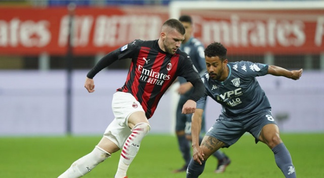 Hakan Çalhanoğlu attı, Milan 3 puanı kaptı Hakan Çalhanoğlu attı, Milan 3 puanı kaptı