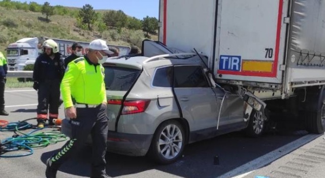 Korkunç kaza! Cip tıra çarptı: Ölü ve yaralılar var