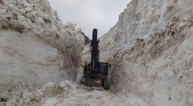 Mayıs ayında karla mücadele: Tam 8 metre
