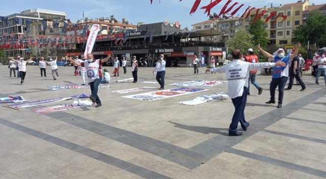 Polis mesafe denetimi yaptı, sendikacılar 1 Mayıs halayını böyle çekti Polis mesafe denetimi yaptı, sendikacılar 1 Mayıs halayını böyle çekti