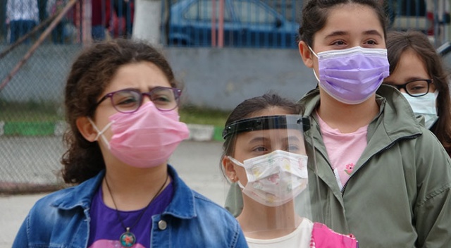 Ortaokul ve liselerde yüz yüze eğitim başladı Ortaokul ve liselerde yüz yüze eğitim başladı