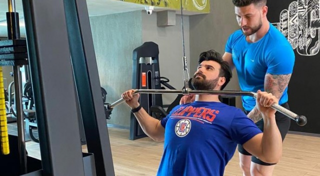 Spor salonları vatandaşa kapılarını açtı