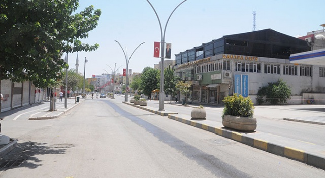 Cizre'de termometreler 45'i gösterdi Cizre'de termometreler 45'i gösterdi