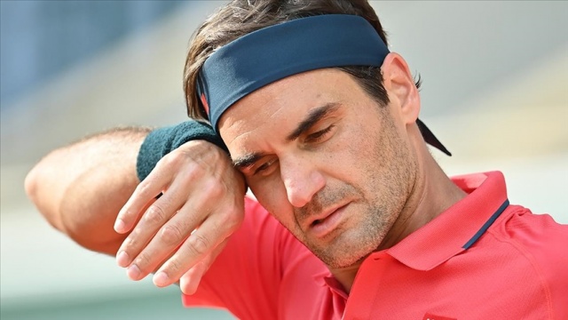 Federer Wimbledon'da çeyrek finalde kaybetti Federer Wimbledon'da çeyrek finalde kaybetti
