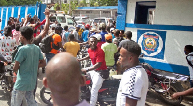 Haiti, ABD'den asker istedi Haiti, ABD'den asker istedi