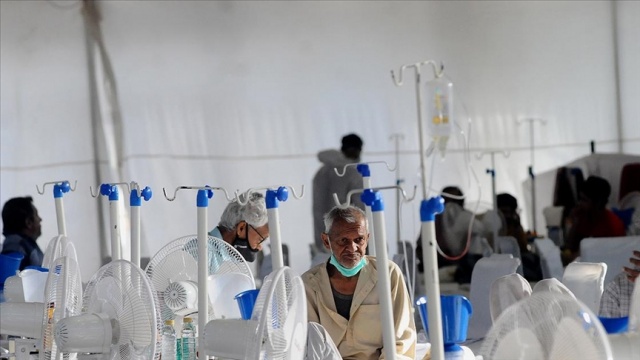 Hindistan'da salgında hasta sayısında düşüş devam ediyor Hindistan'da salgında hasta sayısında düşüş devam ediyor