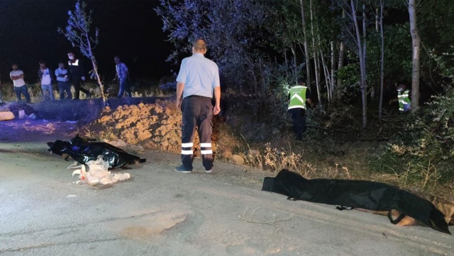 Van'da katliam gibi kaza! 12 kişi hayatını kaybetti Van'da katliam gibi kaza! 12 kişi hayatını kaybetti