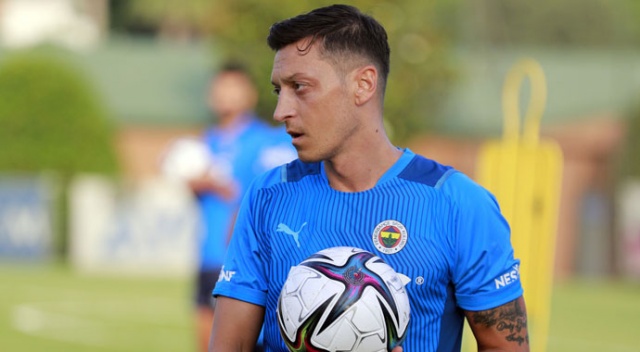 Mesut Özil dümende