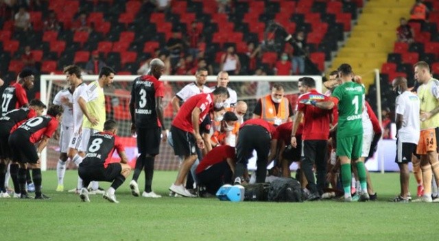 Beşiktaşlı Fabrice N&#039;Sakala maç sırasında fenalaştı