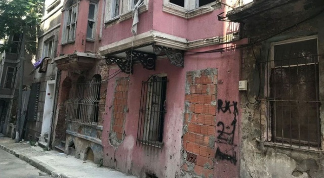 Beyoğlu&#039;nda bulunan tarihi binalara hırsızlar dadandı