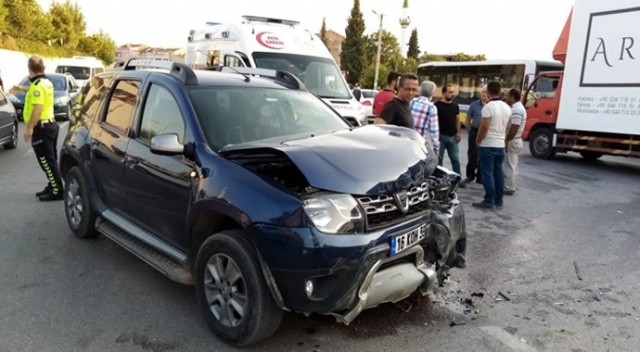 Cip ile halk otobüsü çarpıştı: 1 yaralı