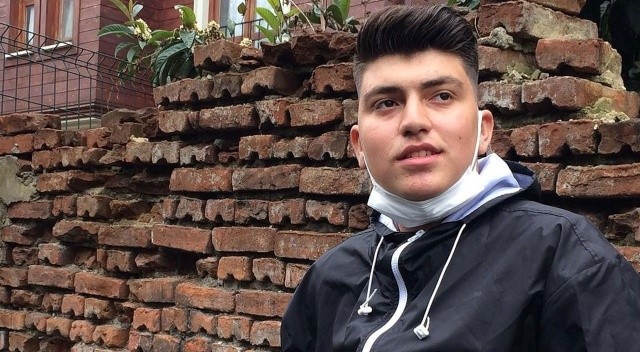 Daha 17 yaşındaydı! Yanan araçta can verdi Daha 17 yaşındaydı! Yanan araçta can verdi