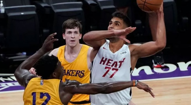 Ömer Faruk Yurtseven, NBA Yaz Ligi&#039;nde Lakers&#039;a karşı şov yaptı!